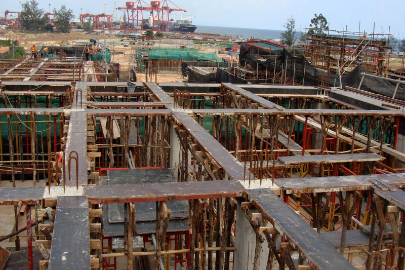 Authorities call Preah Sihanouk construction site owners to public meeting on safety