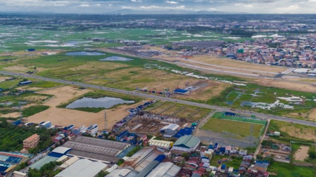 Analysts: Skyrocketing Land Prices Along 60-metre Road Makes It Difficult for Residential Developers