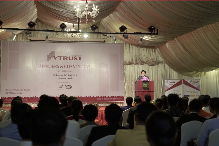 Experts Gather to Talk About Valuation and Banking Sectors