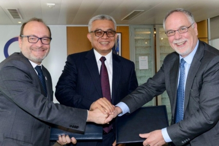 France Provides Us$30 Million for Developing Cambodia’s Power Transmission Network