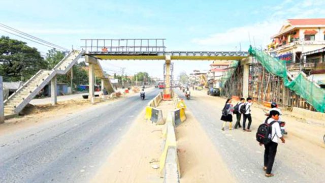 First pedestrian bridge near completion