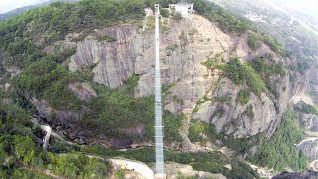 World’s First Glass Bottomed Bridge Opens in China