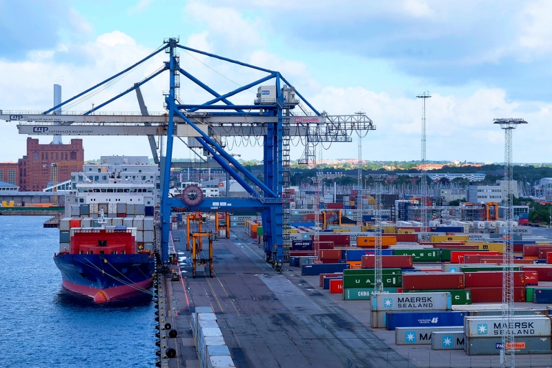 Cambodia Inks Deal With China on New Container Port in Kampot