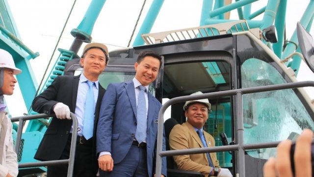 Giant Ferris Wheel Set to Roll in Siem Reap