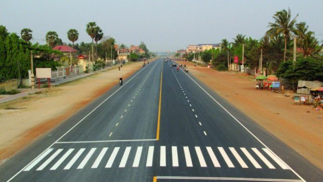 Phnom Penh-Sihanoukville Expressway Remains on Course