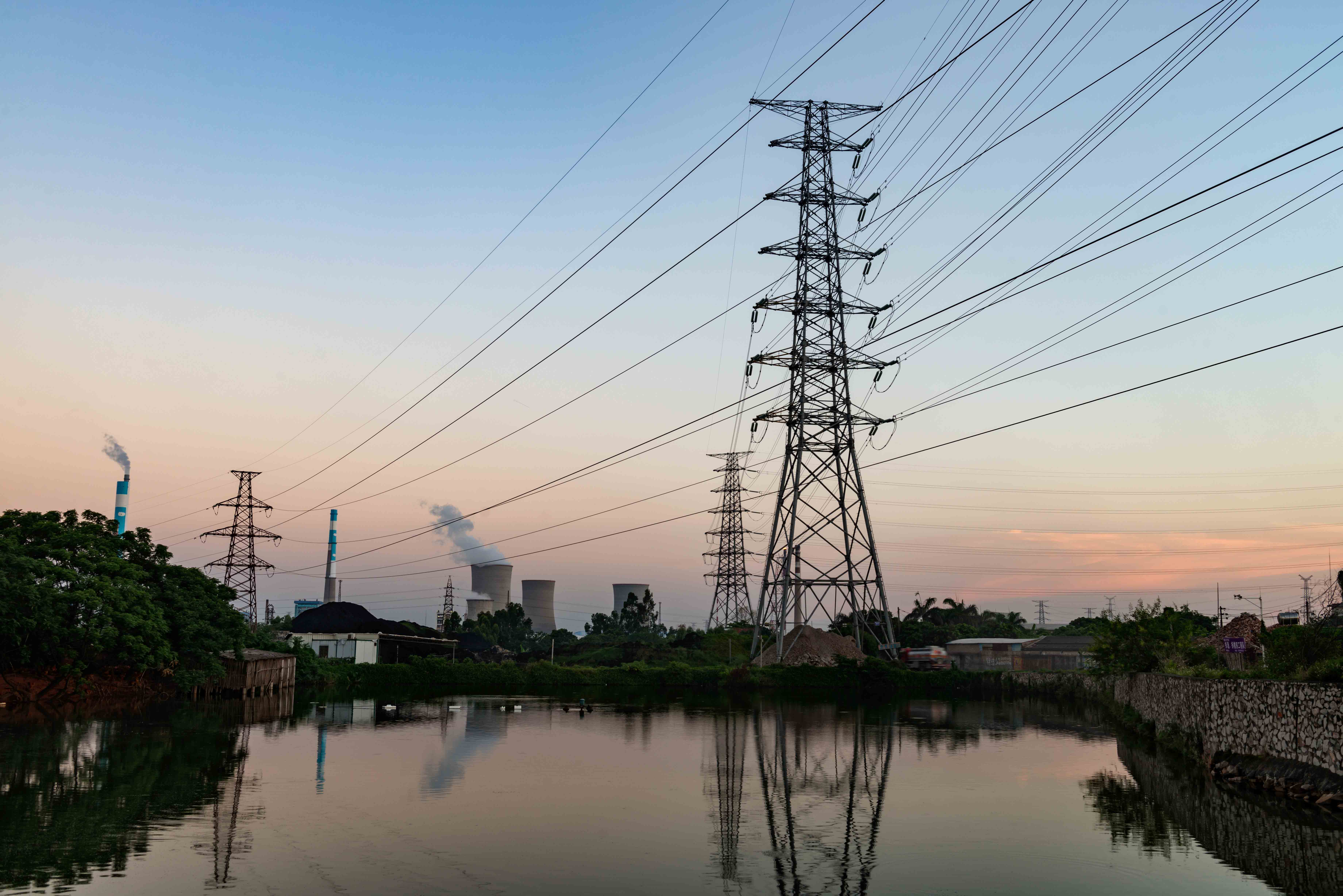 Chinese firm to build electric power project in Sihanoukville