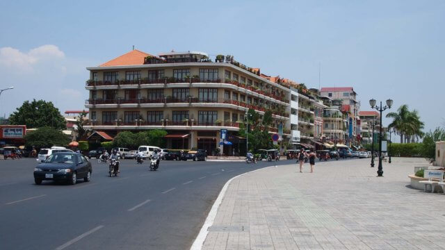 City Hall holds meeting on ‘Walking Street’ project