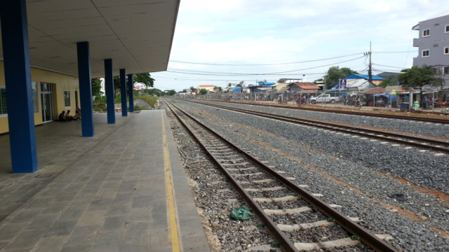 New roads along rail track sideways to link to US$2 billion express way