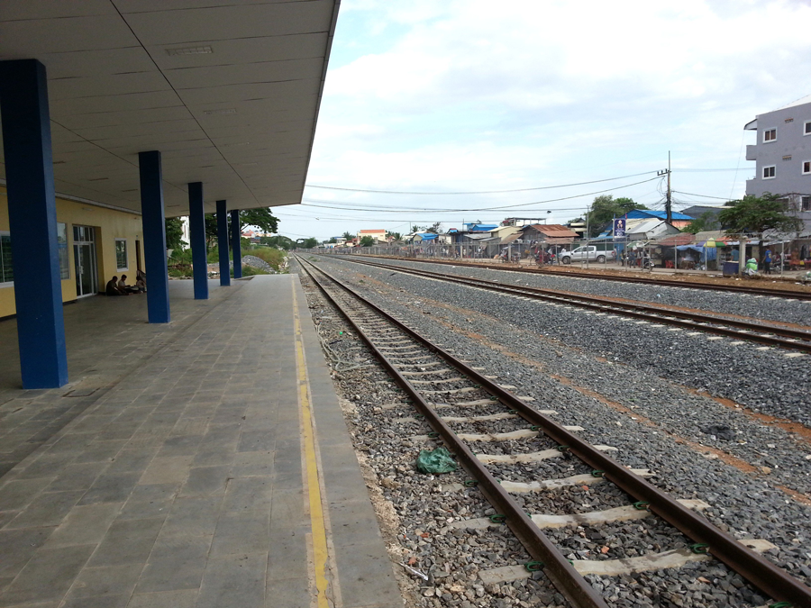 New roads along rail track sideways to link to US$2 billion express way