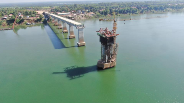 Stueng Trang-Krouch Chmar Bridge Construction Completes 75 Percent