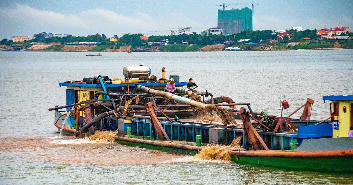 Regulated sand mining poses no threat to the riverbank says Mines Ministry