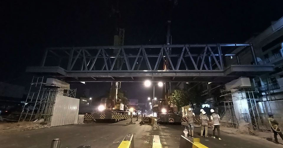 Construction of Psar Demkor market pedestrian bridge 85% complete