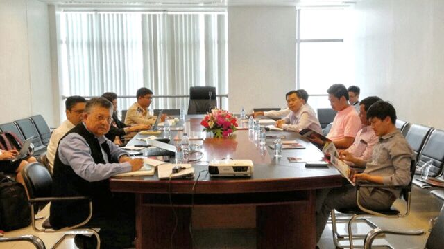 Talks to insure construction workers continue