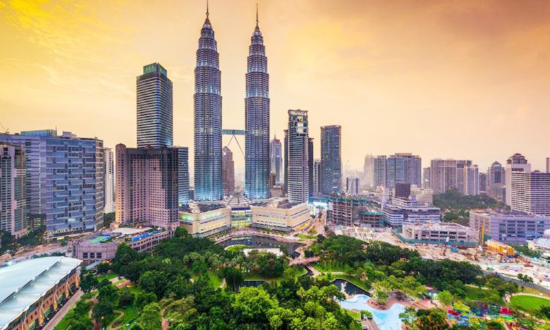 Malaysian Market Continues Downward Trend