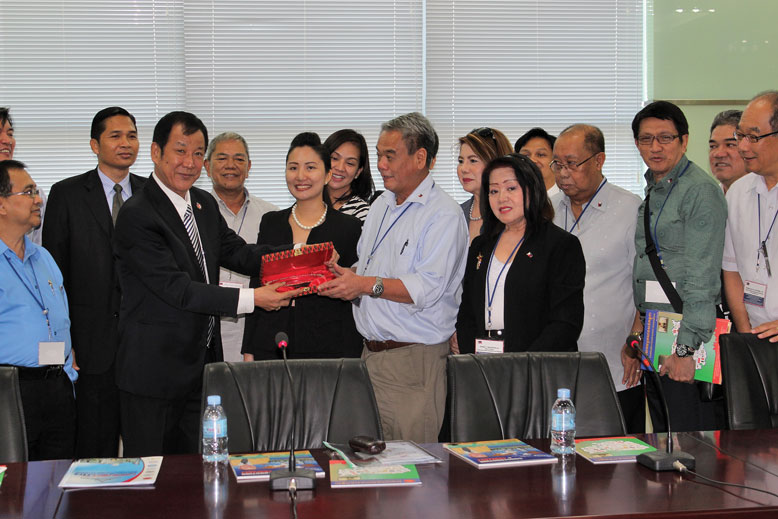 CCA Greets Filipino Constructors Delegation