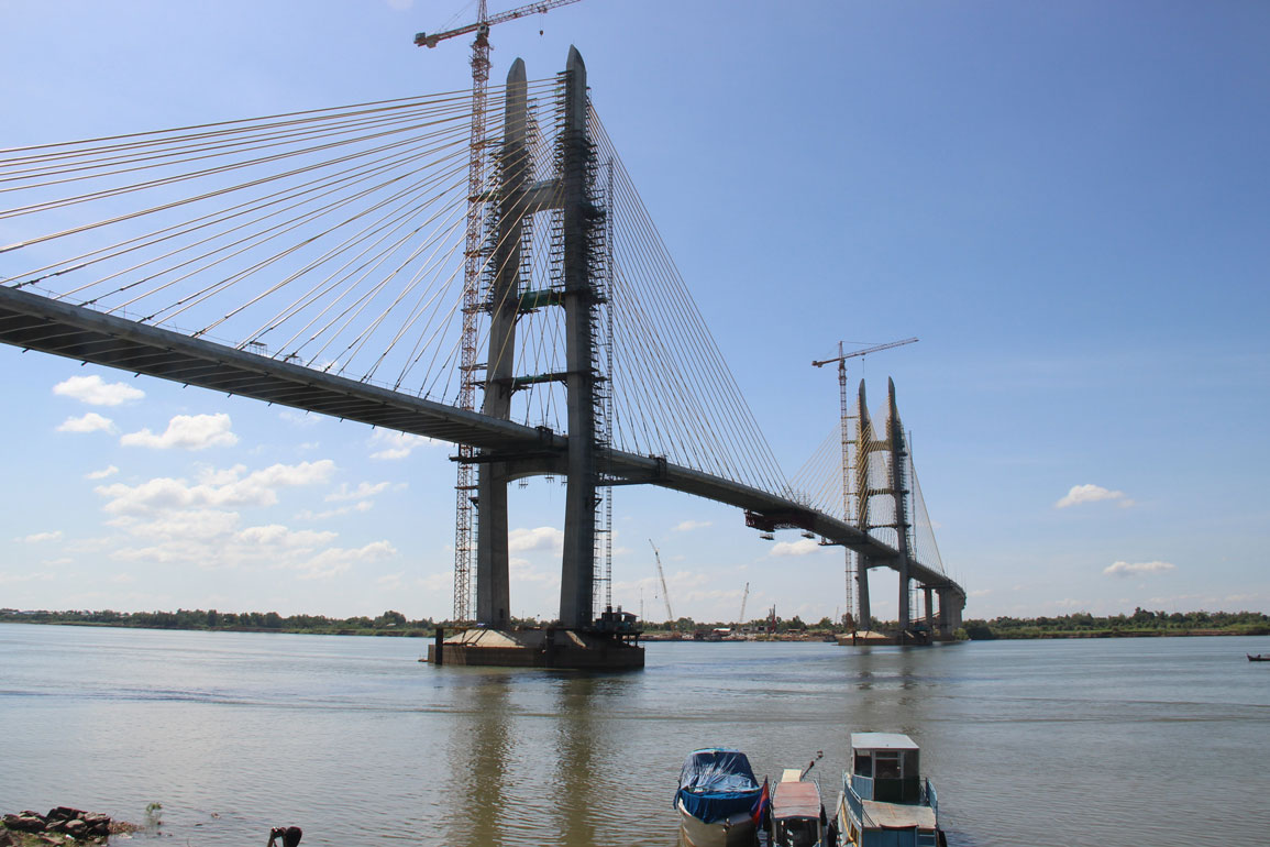 Neak Loeung Bridge to Open Early April 2015