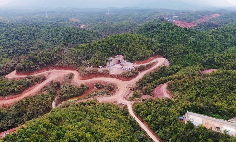 China-Laos railway bores first tunnel