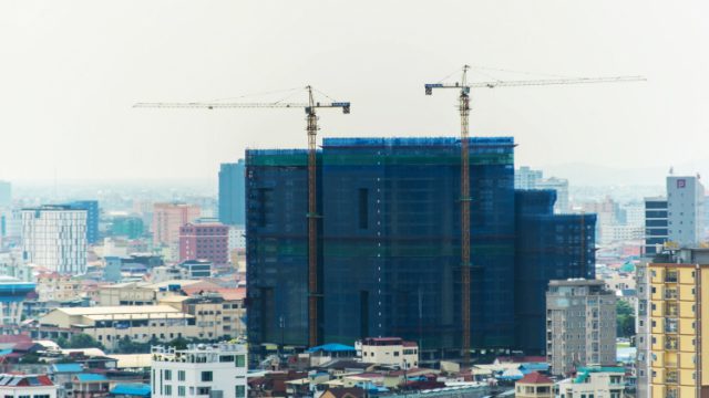 រដ្ឋាភិបាល៖ កំណើនសំណង់អគារគឺជាឬសគល់នៃបញ្ហាខ្វះអគ្គិសនីនិងទឹកនៅកម្ពុជា