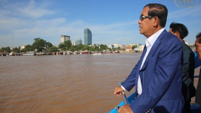 PM officially inaugurates Prek Pnov-Phnom Penh-Takmao water taxi