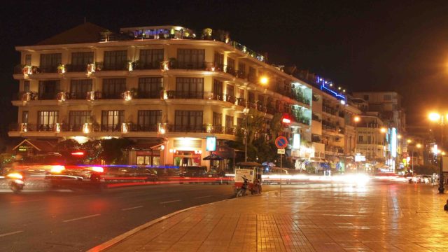 ផ្លូវថ្មើរជើង Walk Street តាមដងទន្លេនឹងបើកឲ្យអាជីវករតាំងលក់ផលិតផលគ្រប់ប្រភេទ