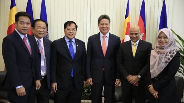 កម្ពុជាទាក់ទាញក្រុមហ៊ុនម៉ាឡេស៊ីវិនិយោគលើវិស័យហេដ្ឋារចនាសម្ព័ន្ធ