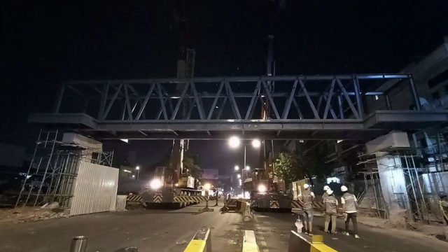 គម្រោងសាងសង់ស្ពានអាកាសថ្មើរជើងផ្សារដើមគរ សម្រេចបាន៨៥% ហើយ