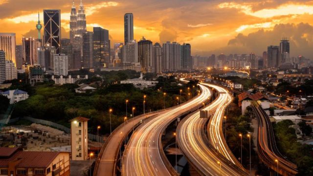 ការលាលែងពីតំណែងរបស់នាយករដ្ឋមន្ត្រីម៉ាឡេស៊ី បានបង្កជាកង្វល់ចំពោះគម្រោងហេដ្ឋារចនាសម្ព័ន្ធនានា