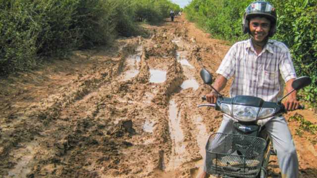 ធនាគារពិភពលោកផ្តល់កម្ចី១០០លានដុល្លារសម្រាប់គម្រោងស្ដារហេដ្ឋារចនាសម្ព័ន្ធផ្លូវថ្នល់នៅកម្ពុជា