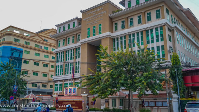 រដ្ឋនឹងផ្លាស់ប្តូរទីតាំងសាលាដំបូងនិងសាលាឧទ្ធរណ៍ភ្នំពេញទៅតំបន់អភិវឌ្ឍន៍OCICនៅជ្រោយចង្វារ