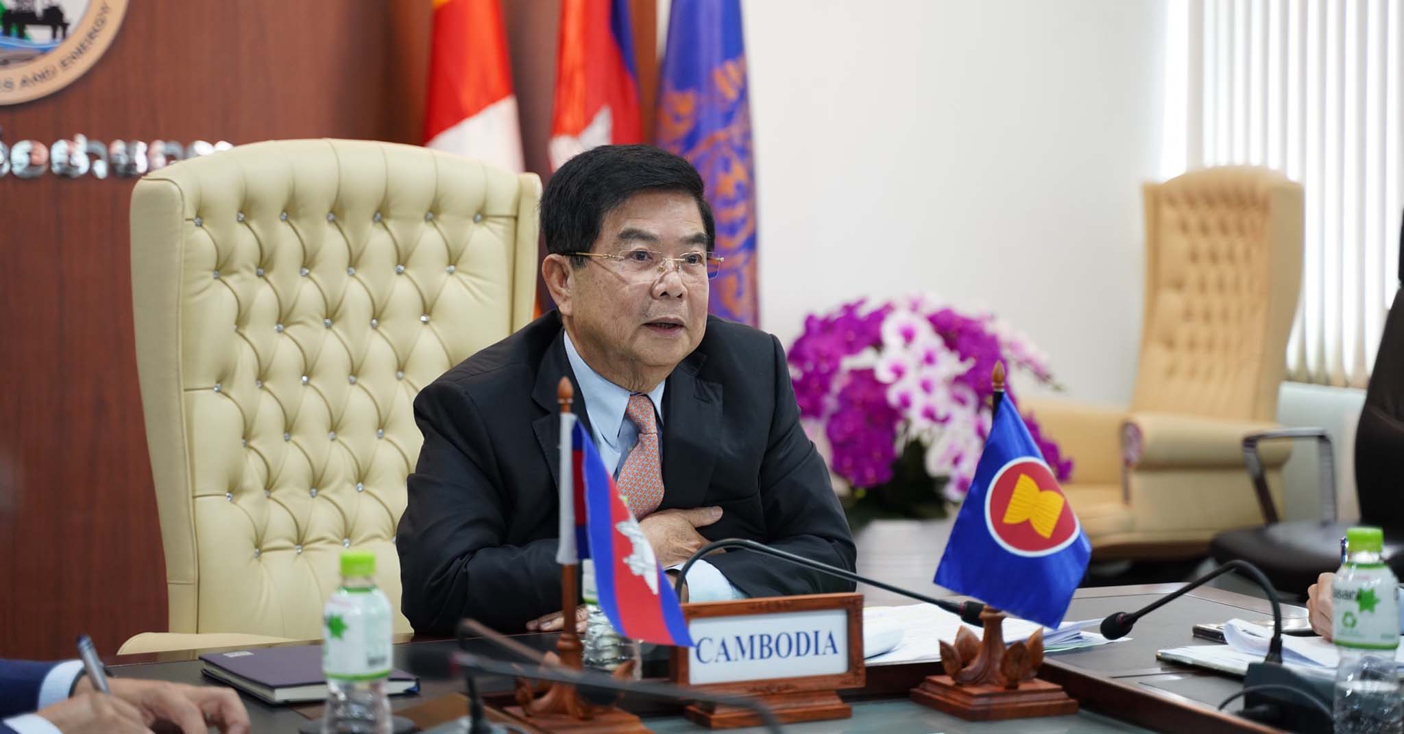 US Firms Mull Exporting Infrastructure Components to Cambodia