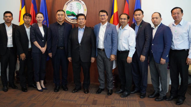 ក្រុមហ៊ុនចិន ចាប់អារម្មណ៍បង្កើតរោងចក្រចម្រាញ់ប្រេងកាតនៅកម្ពុជា