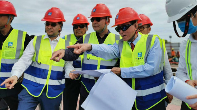 អ្នកឧកញ៉ា ពុង ឃាវសែ ចុះពិនិត្យការដ្ឋានព្រលានយន្តហោះថ្មី យ៉ាងតិច ៦ខែម្ដងដើម្បីពន្លឿនការសាងសង់